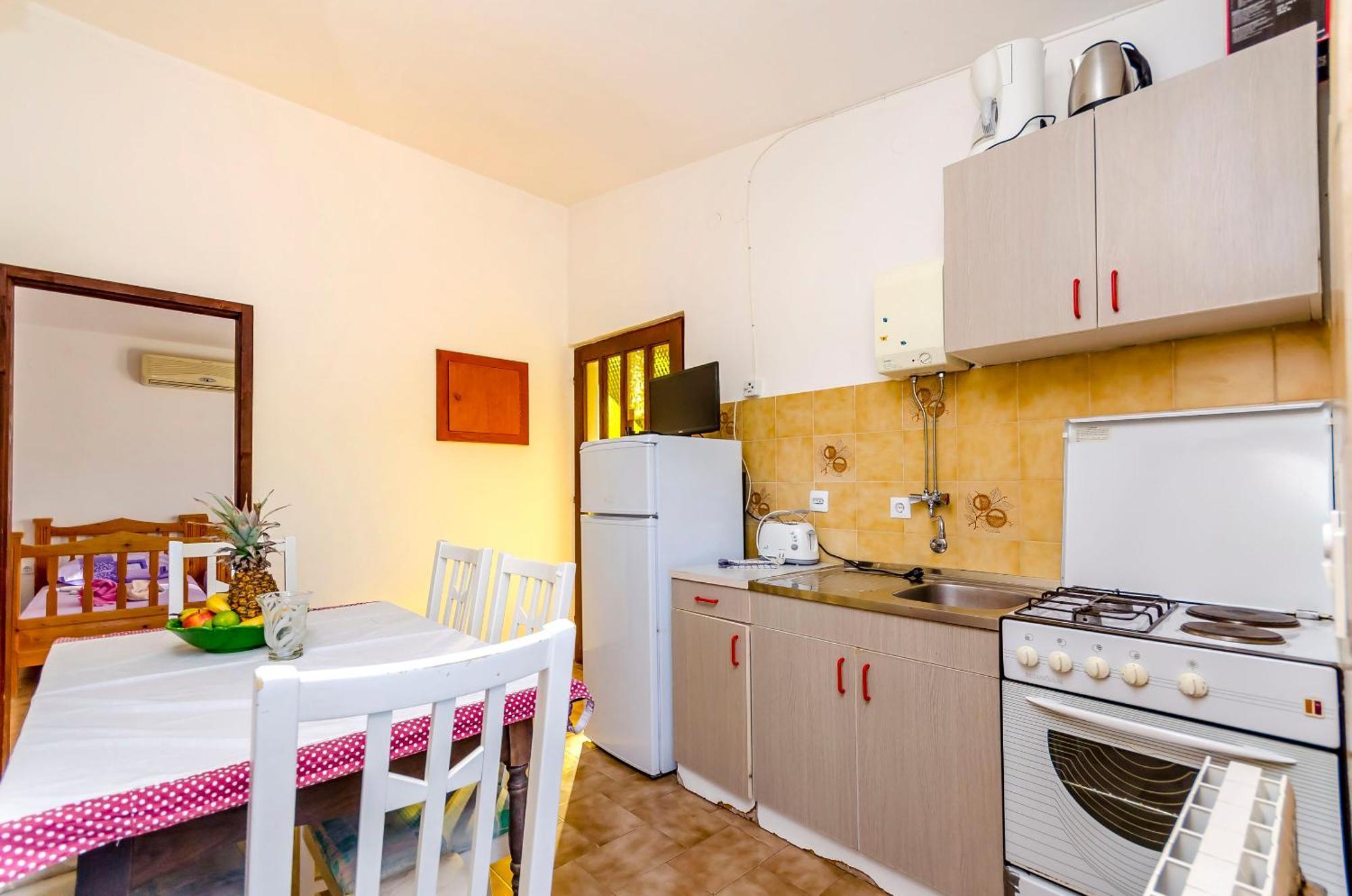 Apartments Lorena Stomorska Zimmer foto